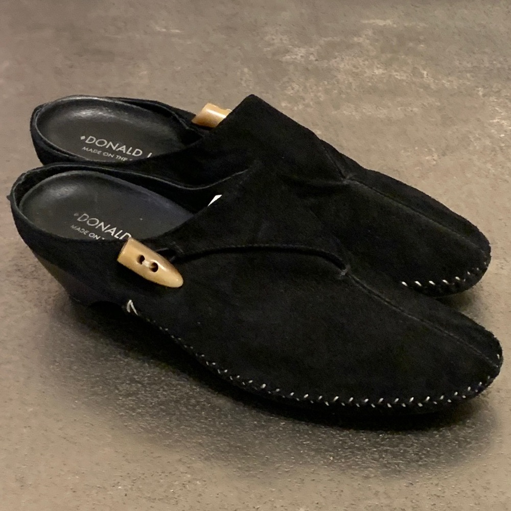 *PRICE DROP*  Donald J Pliner Slip-ons sz 9.5